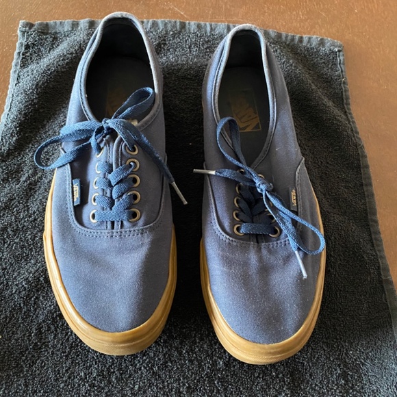 Vans Authentic — Navy — Excellent Condition - Picture 3 of 3